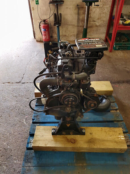 Mercruiser - Mercruiser 3.0 LX 135hp Petrol Sterndrive Engine (Pair Available)