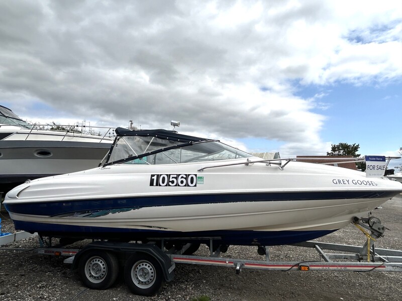 Bayliner - 252 Capri