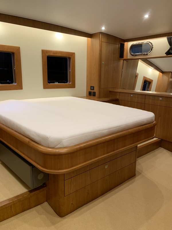 Smelne Yachts - Stevens 1600 Dutch Steel Trawler