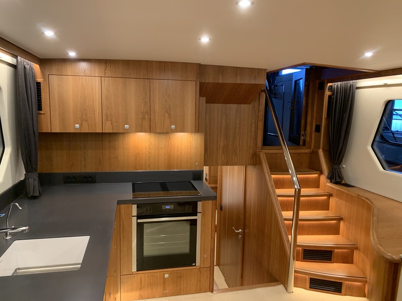 Smelne Yachts - Stevens 1600 Dutch Steel Trawler