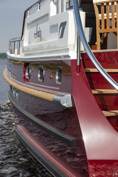 Smelne Yachts - Stevens 1600 Dutch Steel Trawler