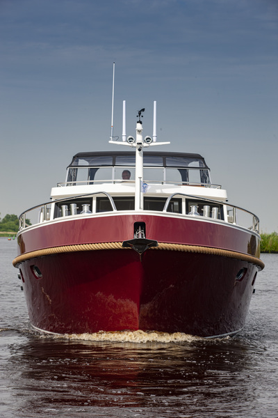 Smelne Yachts - Stevens 1600 Dutch Steel Trawler