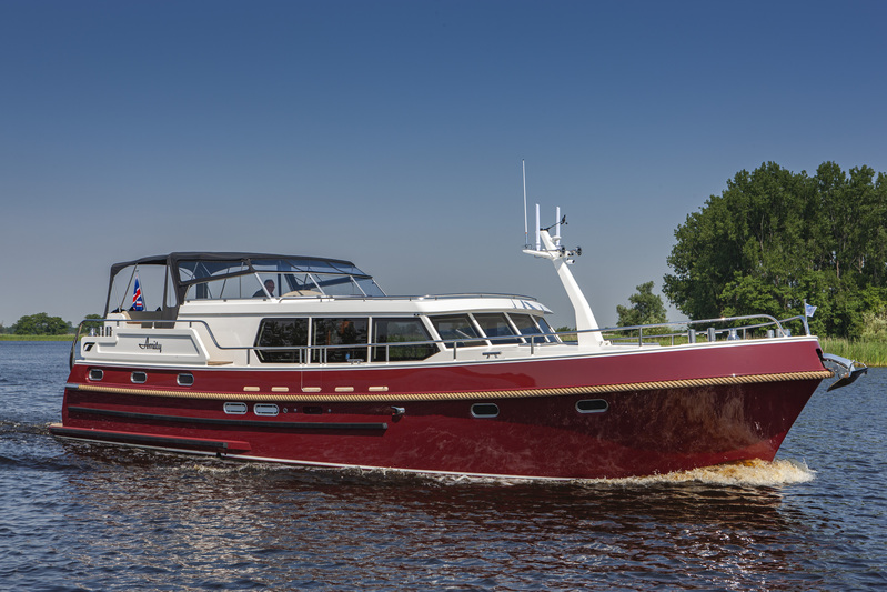 Smelne Yachts - Stevens 1600 Dutch Steel Trawler