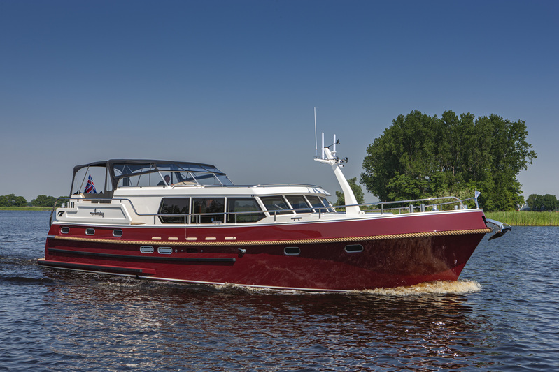 Smelne Yachts - Stevens 1600 Dutch Steel Trawler