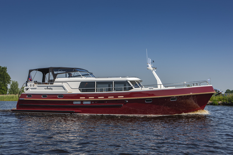 Smelne Yachts - Stevens 1600 Dutch Steel Trawler