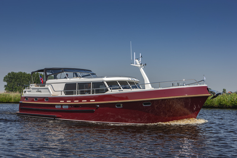 Smelne Yachts - Stevens 1600 Dutch Steel Trawler