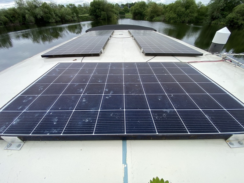 Dutch Barge - Barge